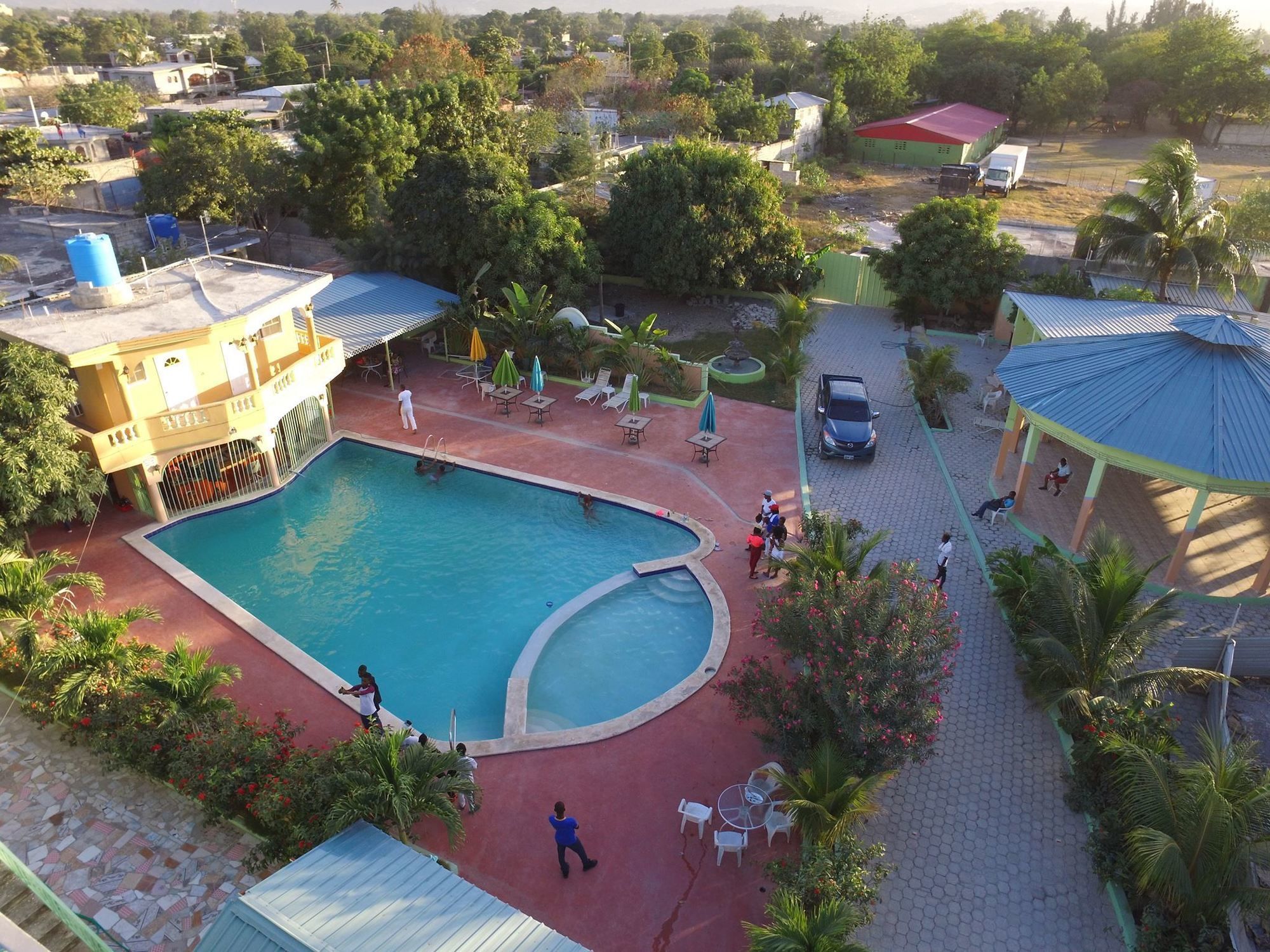 La Cayenna Hotel Et Restaurant Puerto Príncipe Exterior foto